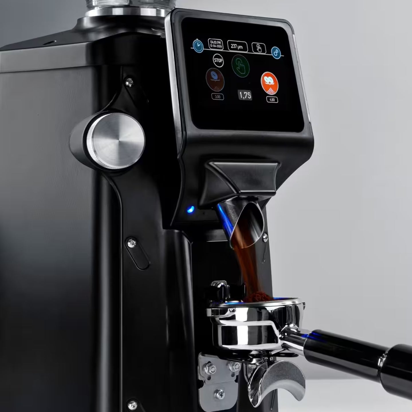 Molinillo de café PROFESIONAL ESPRESSO - Tolva 1,2kg - muelas planas Ø 65mm - detección automática del portafiltro con 2 salidas - Con dosificación automática - Negro
Código de producto, SKU KMSQ65