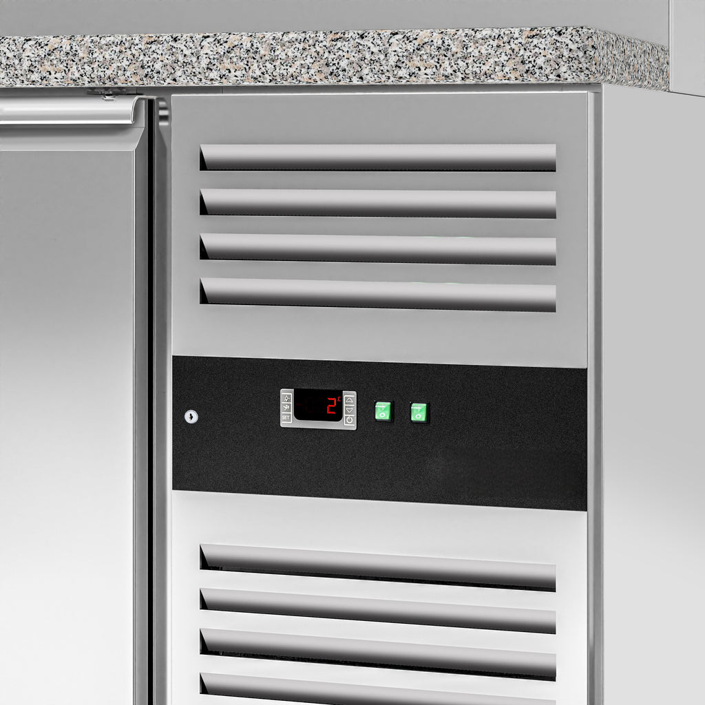 Mesa saladette refrigerada PREMIUM - 1515mm - 390L - 2 puertas macizas - con vitrina de cristal para 4x GN 1/1 & 1 estante - encimera de granito negro OMF STS1500NOD#GSSTS1500O